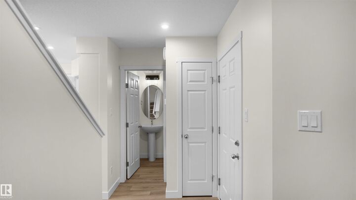 Property Photo:  8901 Carson Way SW  AB T6W 5H8 