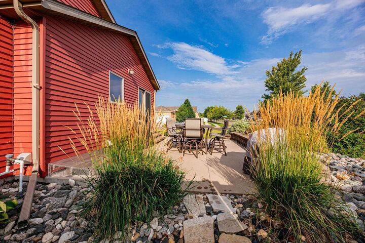 Property Photo: 1809 Pentland Street ND 58078