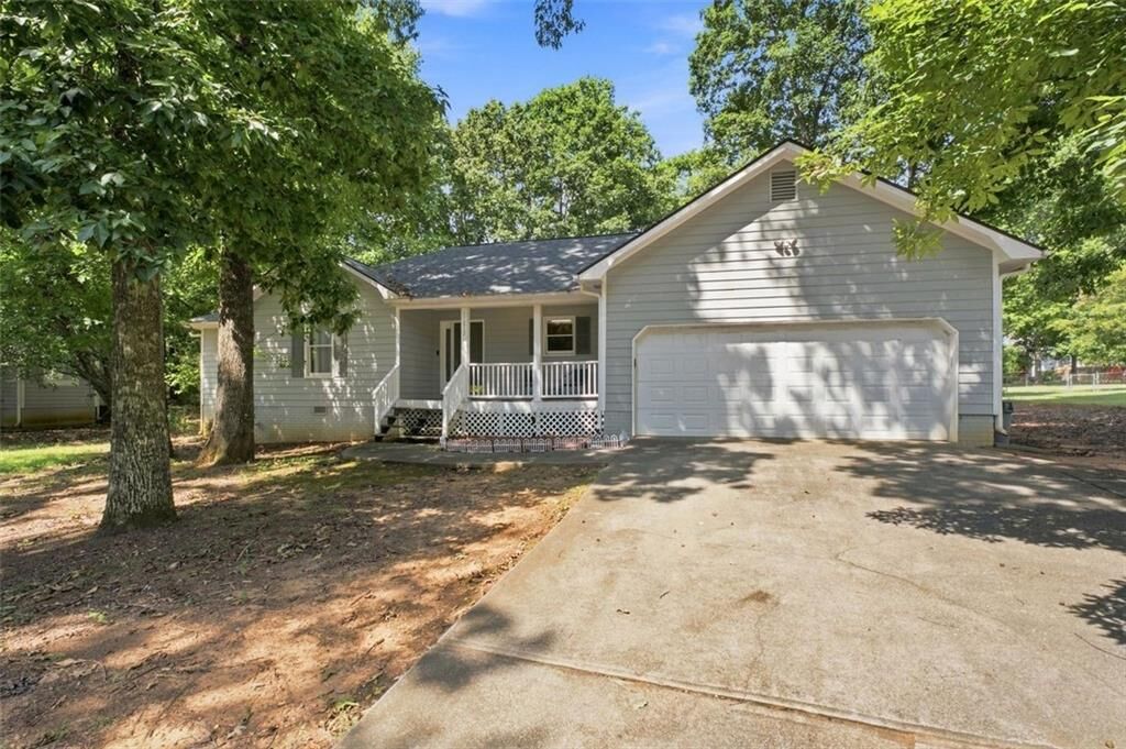Property Photo: 11212 Hemlock Road GA 30228