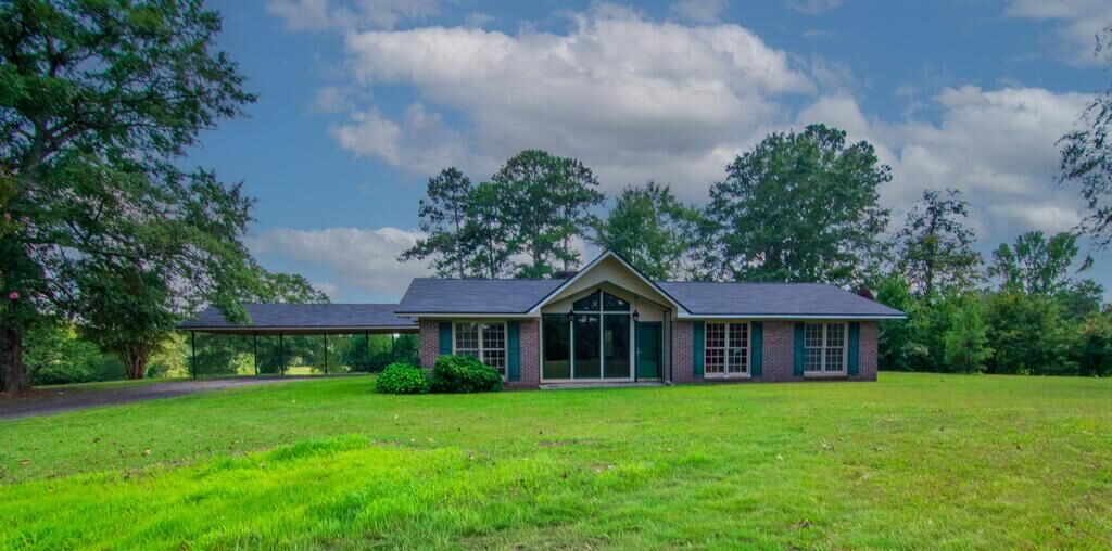 Property Photo: 616 Twin Lakes Road GA 31831
