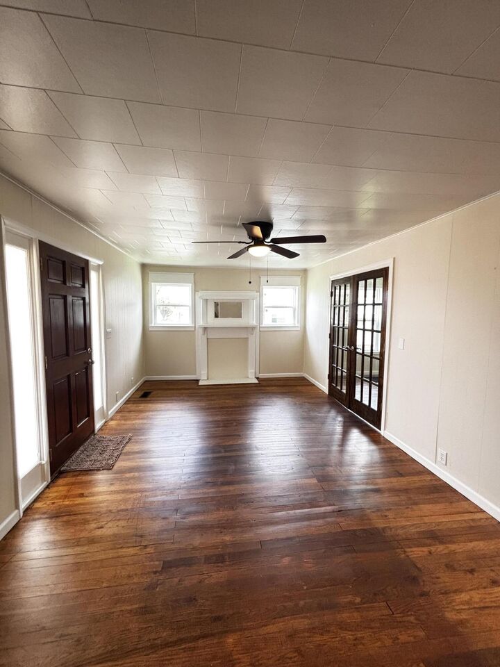 Property Photo:  1100 Elm Avenue  TN 37380 