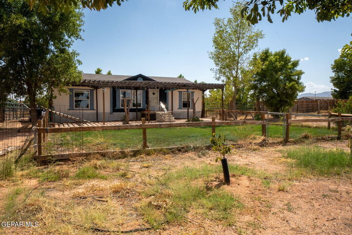 Property Photo: 1033 Oasis Drive NM 88081