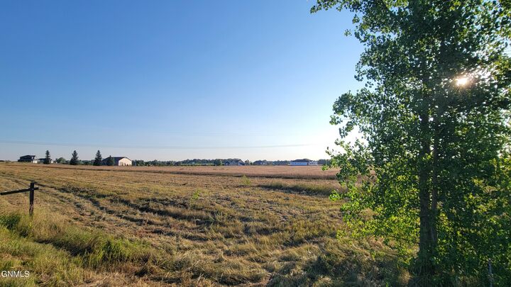 Property Photo: 615 Apple Ridge Road ND 58558