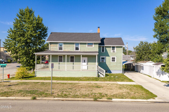 Property Photo:  310 1st Avenue NE  ND 58554 