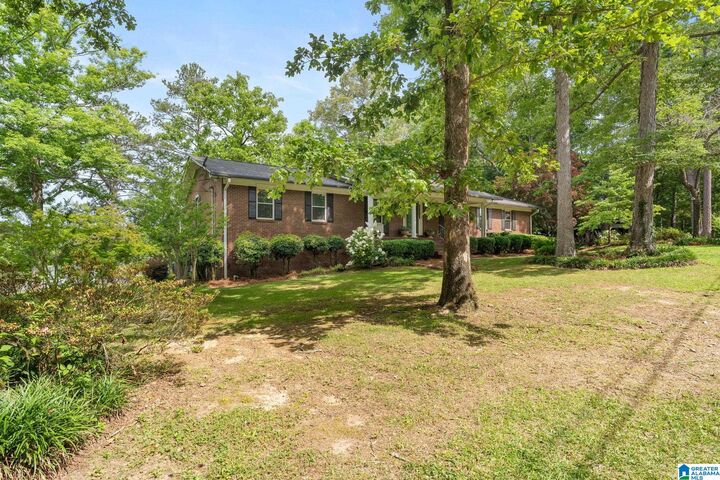 Property Photo:  10 Seddon Point  AL 35128 