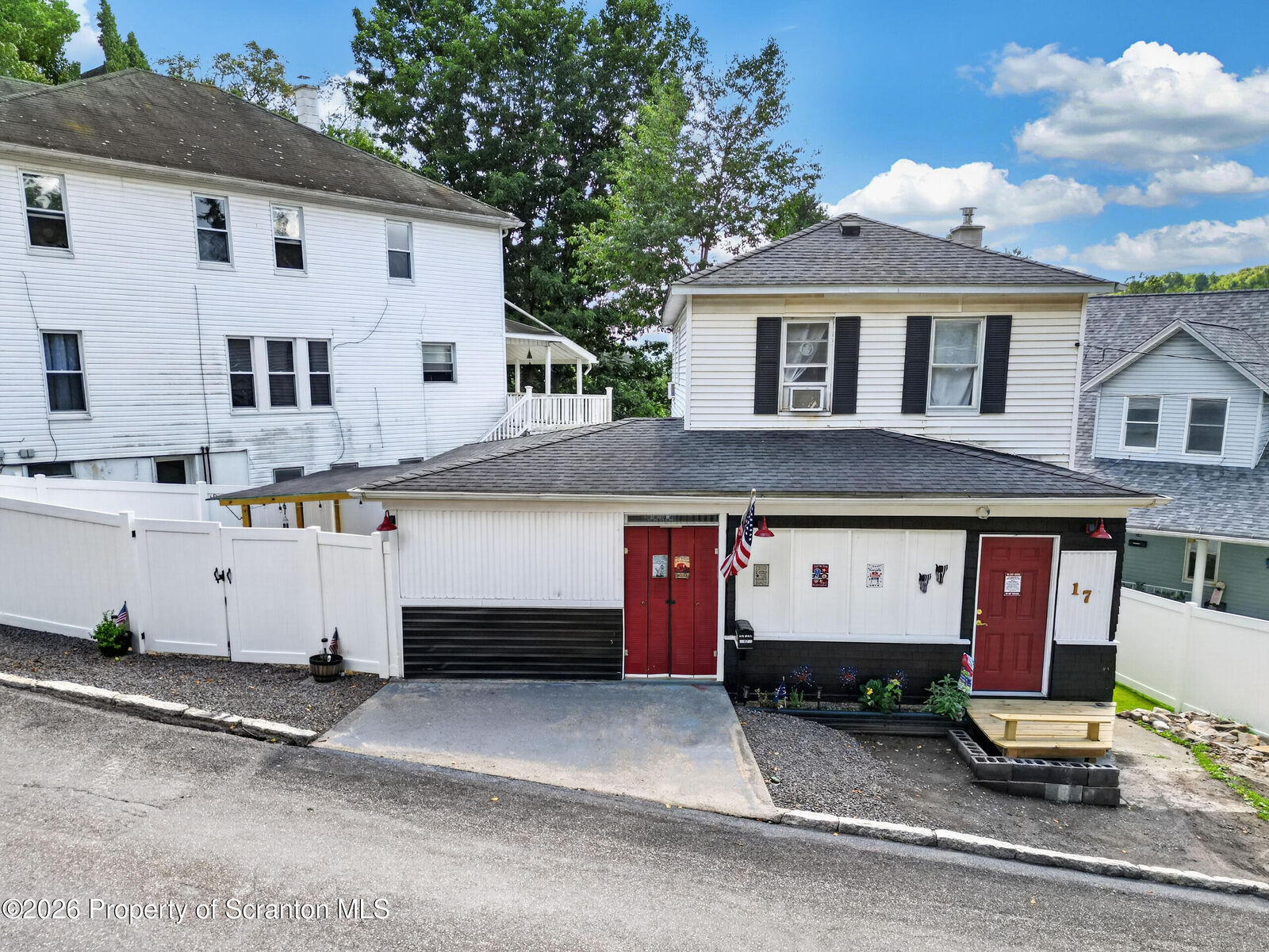 Property Photo:  17 Reservoir Street  PA 18407 