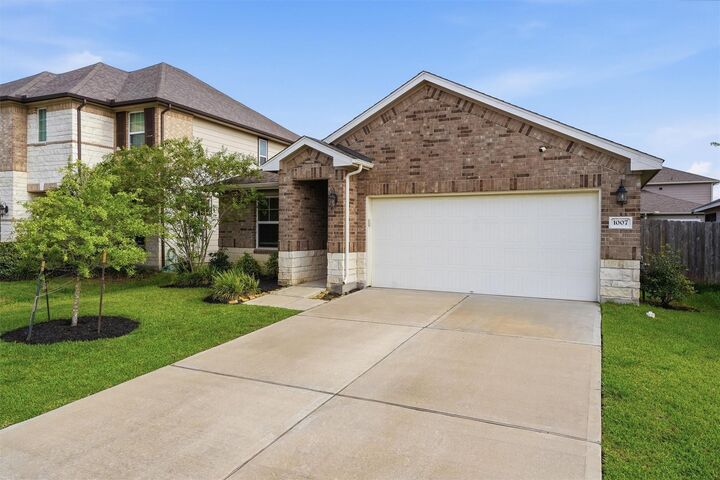 Property Photo:  1007 Modesto Drive  TX 77583 