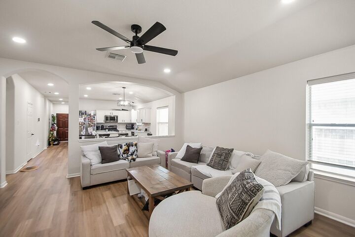 Property Photo:  6853 Arbor Hollow Lane  TX 77539 