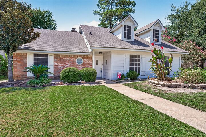 Property Photo:  8215 Schaffer Ln  TX 77070 