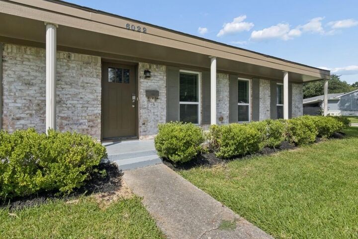 Property Photo:  6022 Beaudry Drive  TX 77035 