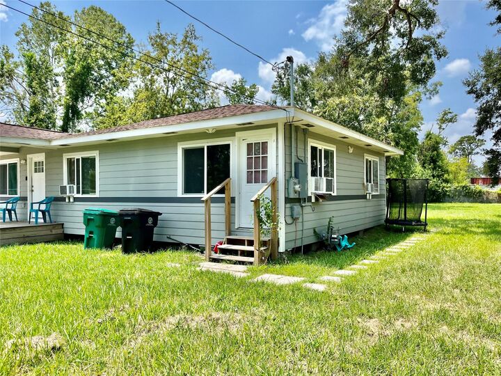 Property Photo:  7003 Hoffman Street  TX 77028 