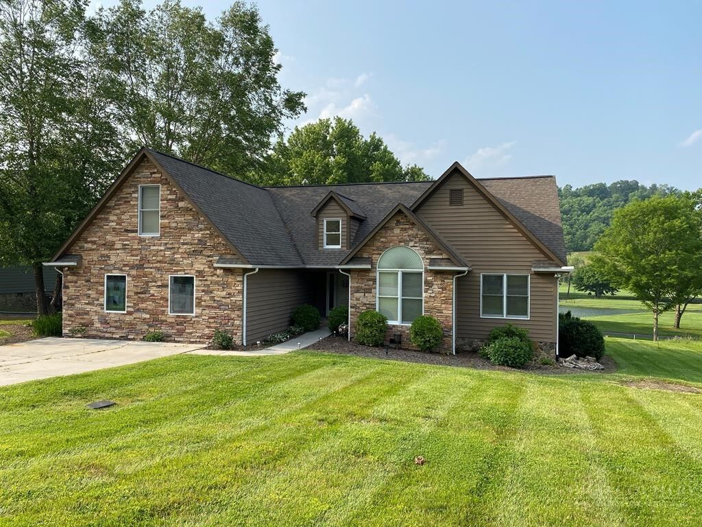 Property Photo:  312 Glenwood Drive  NC 28640 