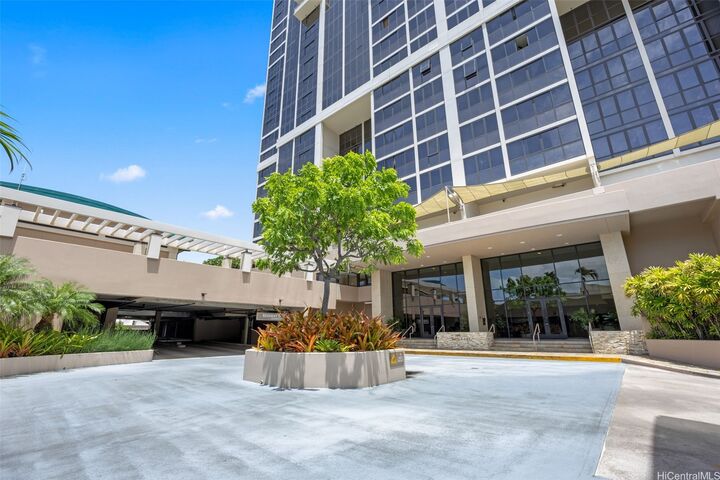 Property Photo:  600 Queen Street 2201  HI 96813 