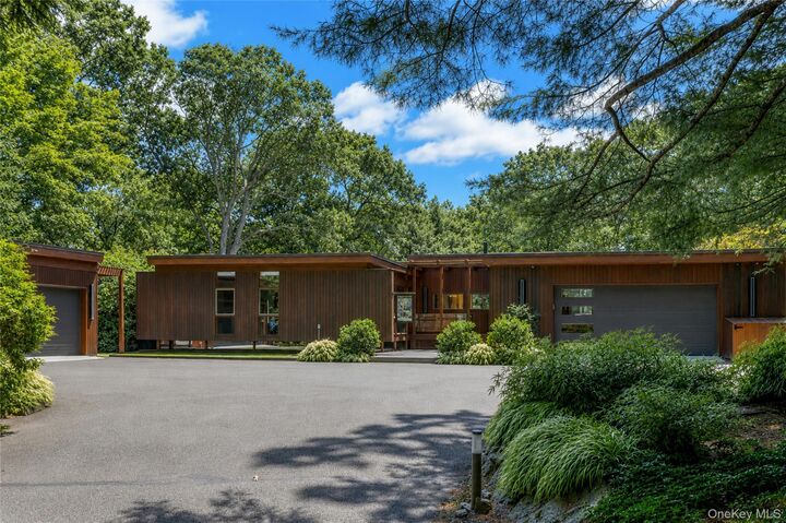 Property Photo:  14 Cradle Rock Road E  NY 10576 