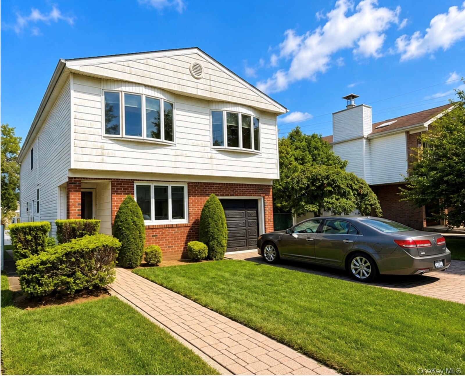 Property Photo: 404 Edgegrove Avenue NY 10312