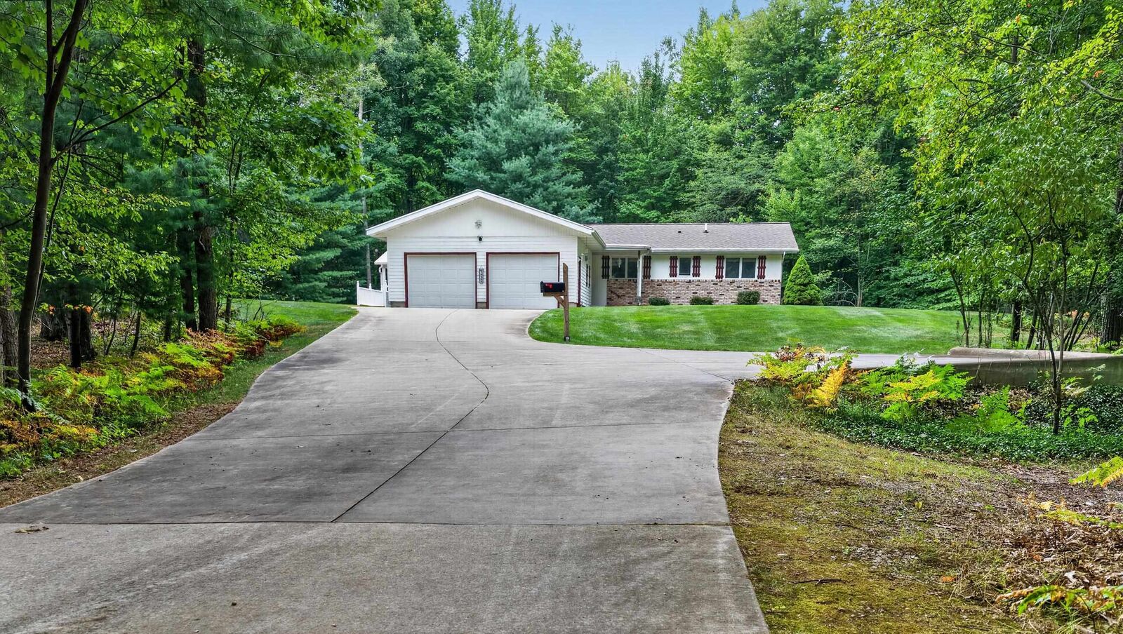Property Photo: 3846 E Monroe MI 48642