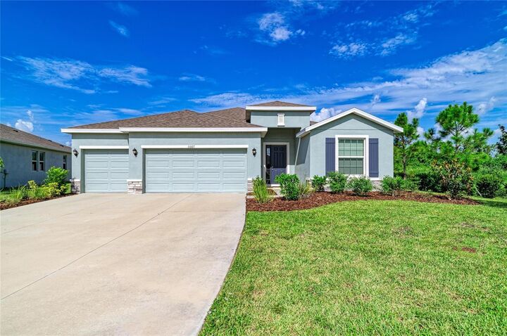 Property Photo:  11007 Tamarack Place  FL 34219 