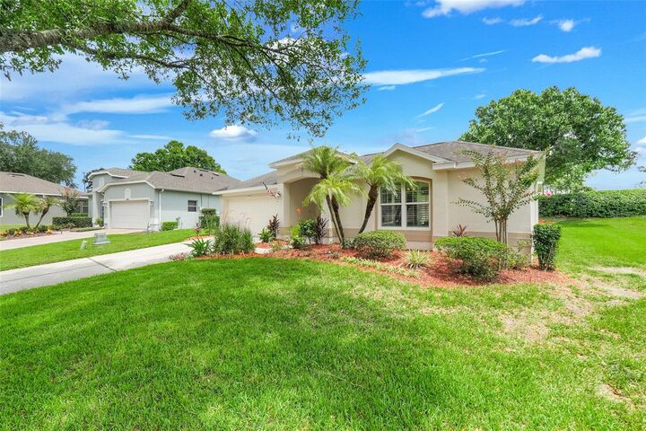 Property Photo:  2525 New Castle Court  FL 34711 