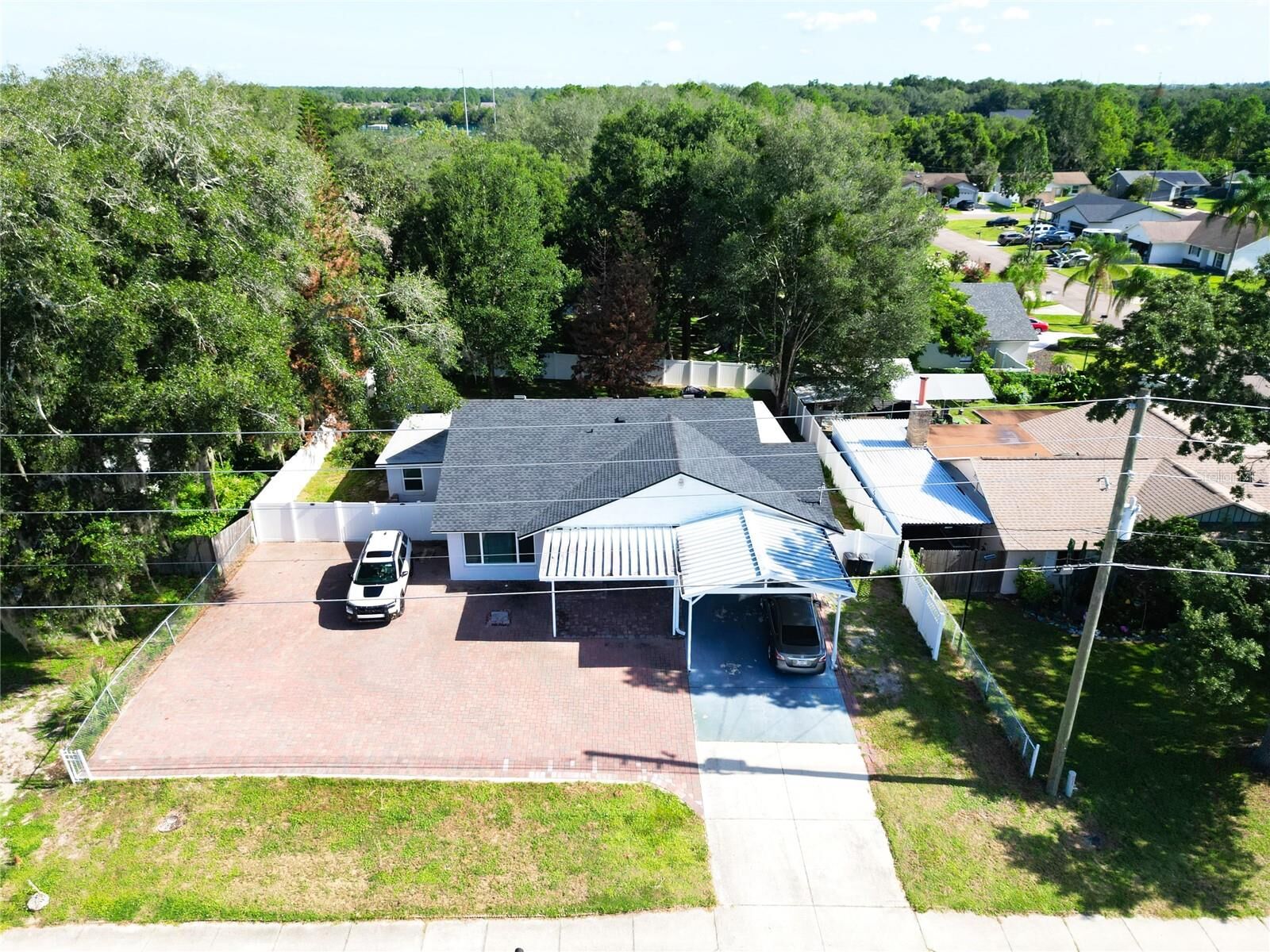 Property Photo:  1915 E Lake Drive  FL 32707 