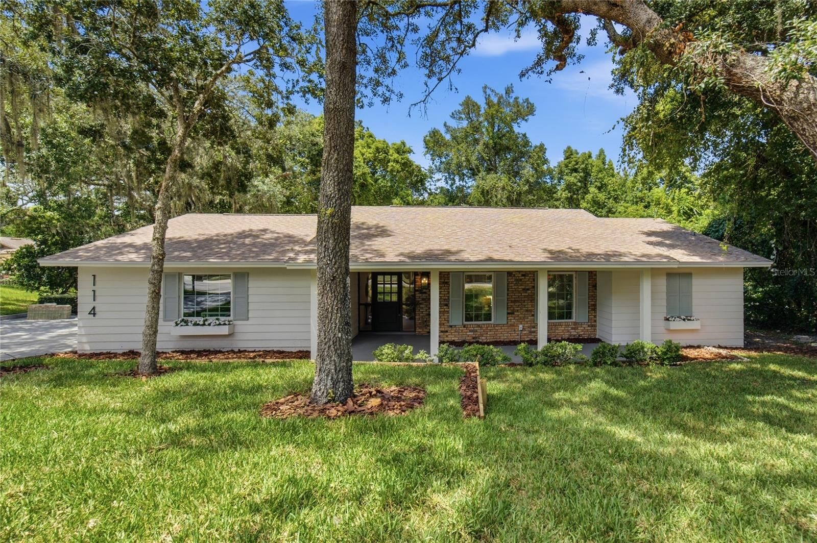 Property Photo: 114 Wayland Circle FL 32779