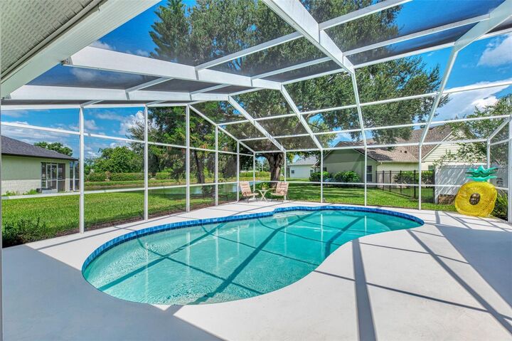Property Photo:  3911 77th Place E  FL 34243 
