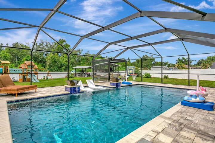 Property Photo:  12007 Vermillion Way  FL 33569 