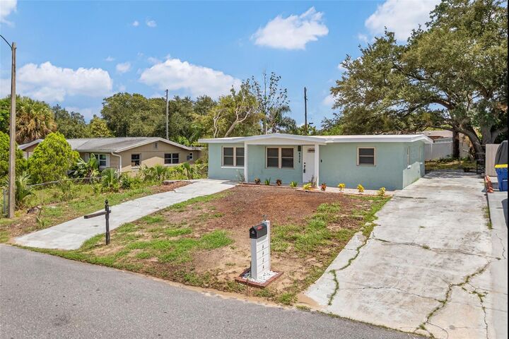 Property Photo:  4624 Pirate Place  FL 34652 