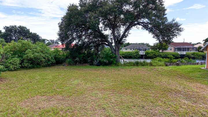 Property Photo:  12029 Corsica Lane  FL 34287 