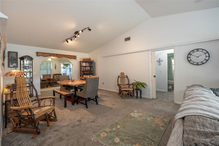 Property Photo:  6 Boxwood Lane  FL 32137 