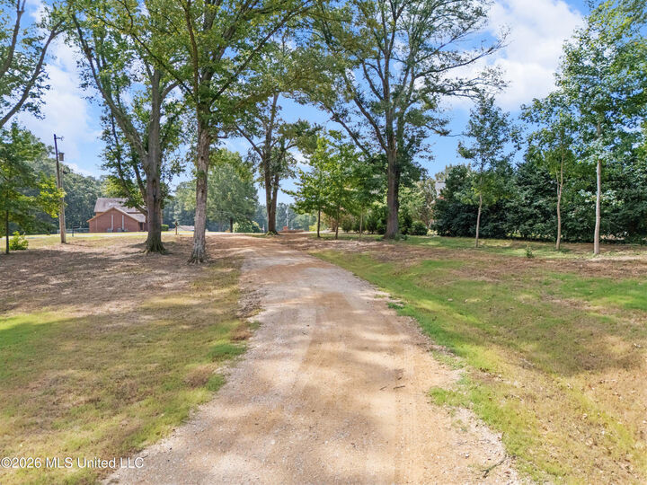 Property Photo:  753 Oakley Road  MS 38668 