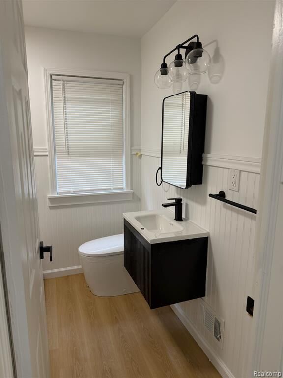 Property Photo: 9869 Yorkshire Road MI 48224 1930