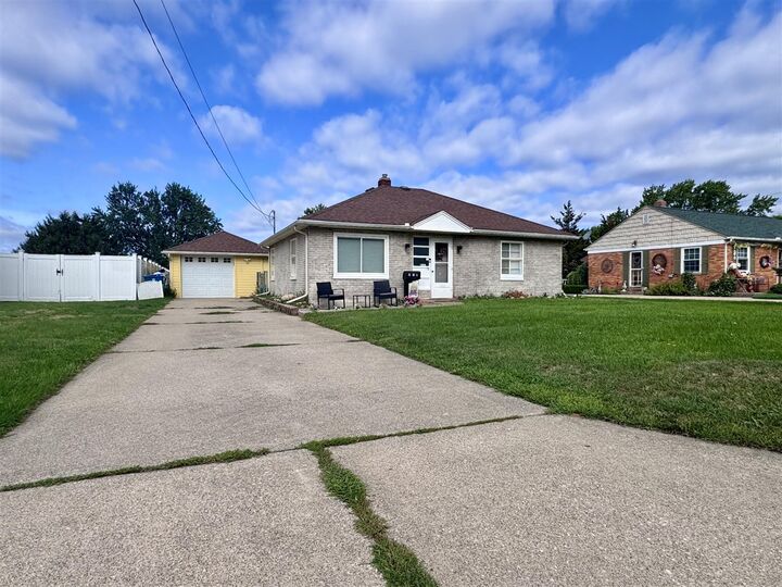 Property Photo:  214 S 22nd Street  MI 49015-3008 