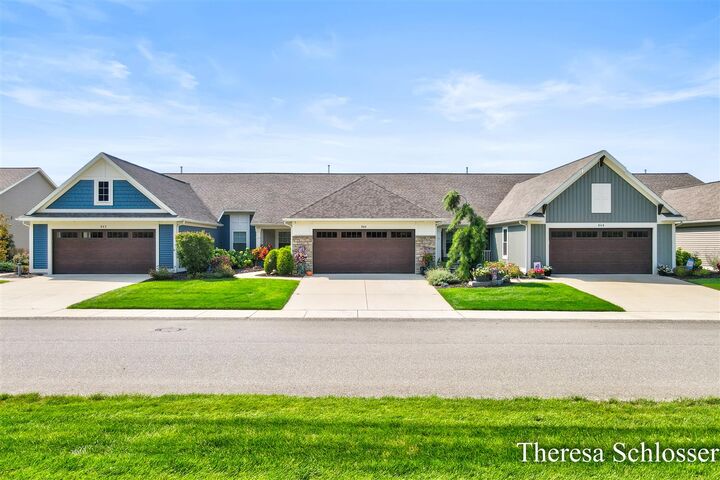 Property Photo:  944 Bellview Meadow Drive 28  MI 49315-8333 