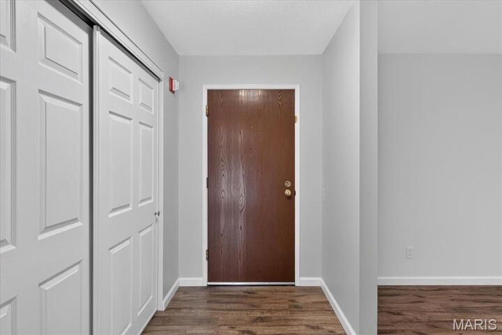 Property Photo:  585 Coeur De Royale Drive 201  MO 63141 