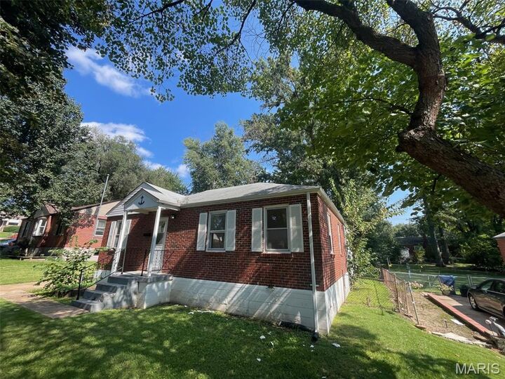 Property Photo: 13 Saint Margaret Court MO 63031