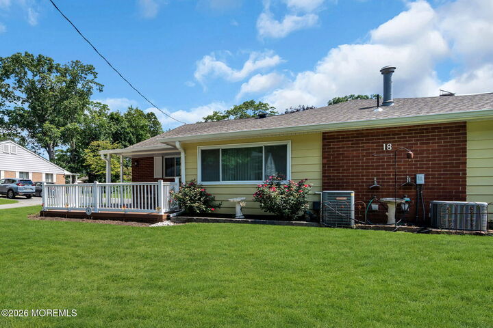 Property Photo:  18 Robin Street  NJ 08759 