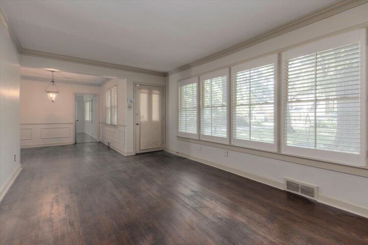 Property Photo:  4910 Cole Rd  TN 38117 