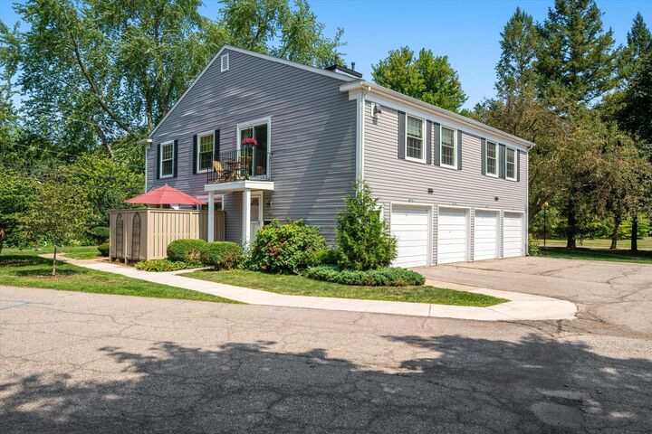 Property Photo:  2624 Fenwick Court  MI 48104 