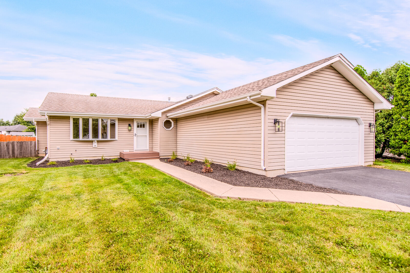 Property Photo: 2807 Lektorich Lane IL 60586