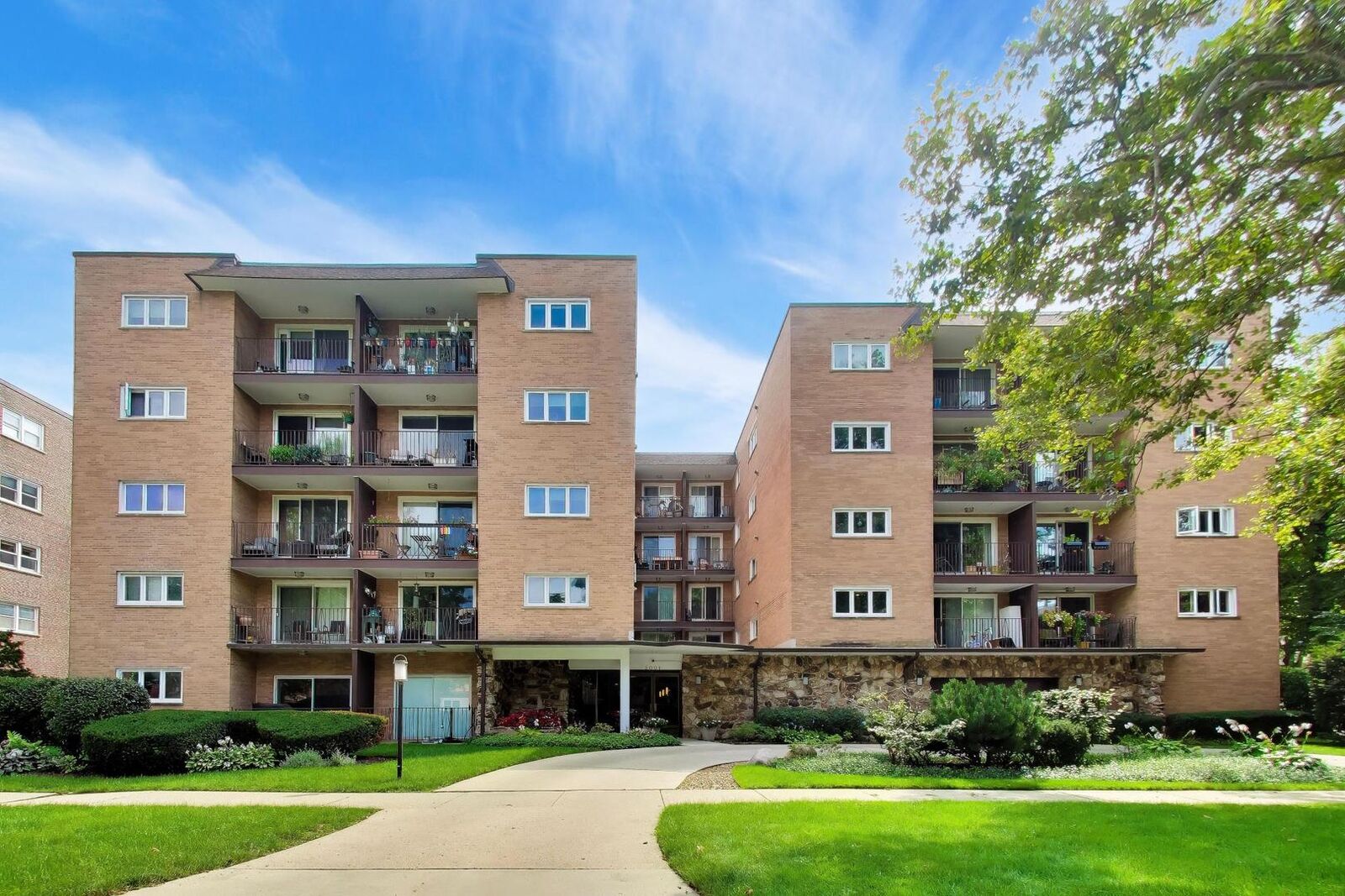 Property Photo: 2001 Sherman Avenue 204 IL 60201