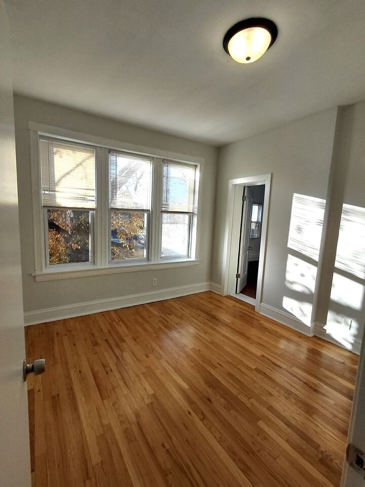 Property Photo:  1255 N Harding Avenue 2S  IL 60651 