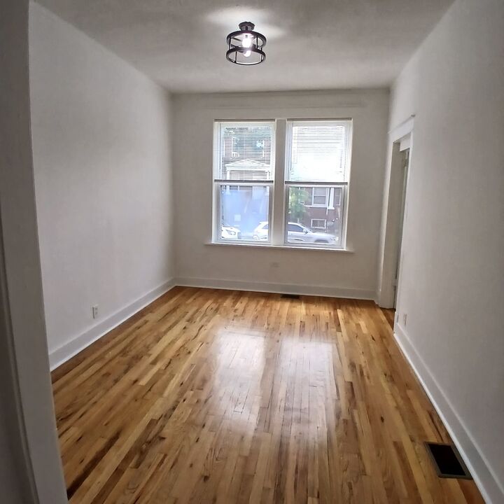 Property Photo:  4050 W Hirsch Street 1  IL 60651 