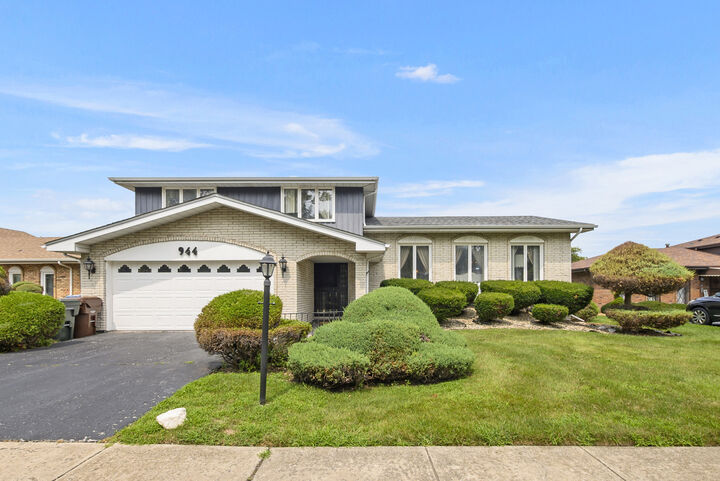 Property Photo: 944 E 193rd Place IL 60425