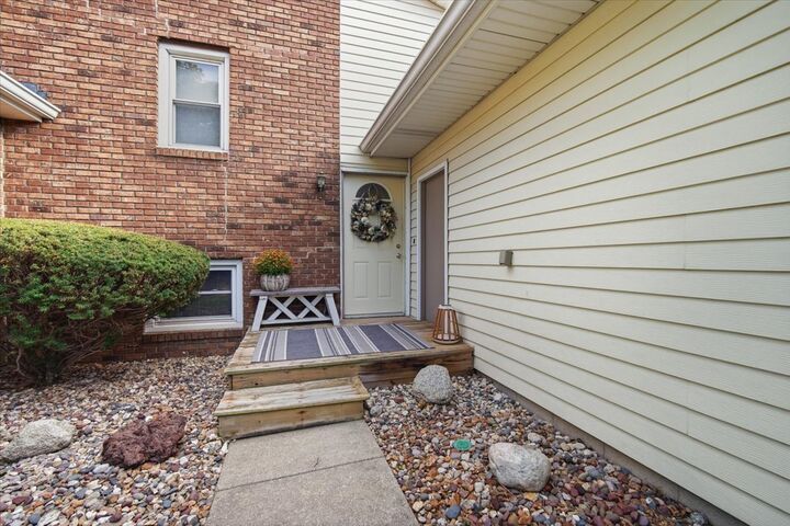 Property Photo: 1546 Hunt Drive B IL 61761
