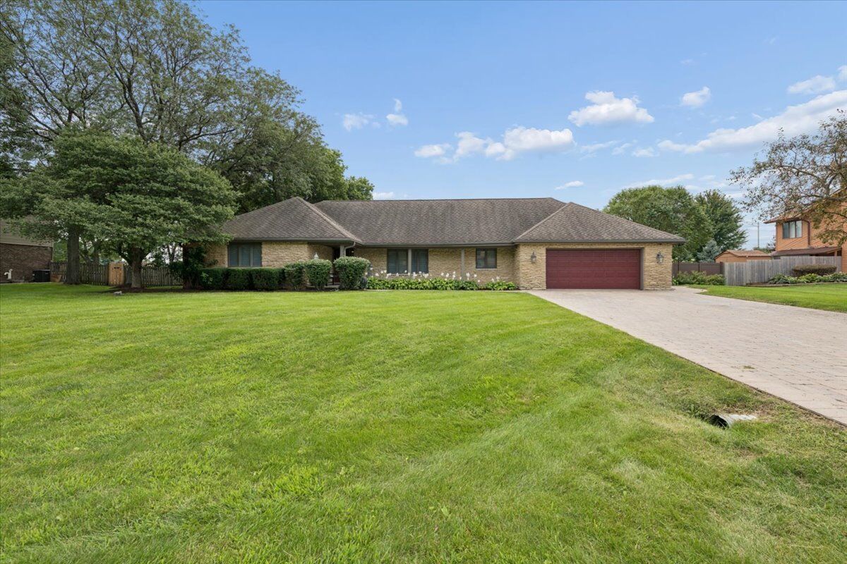 Property Photo:  25053 W Pauline Drive  IL 60586 