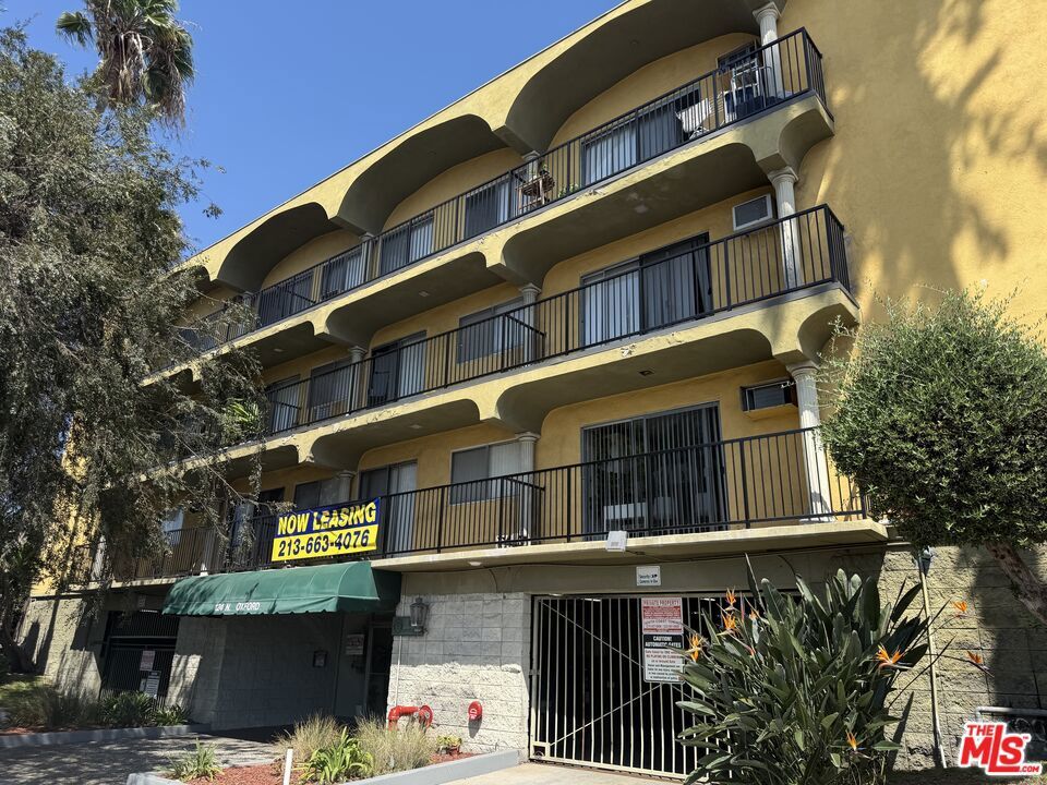 Property Photo: 124 N Oxford Avenue CA 90004