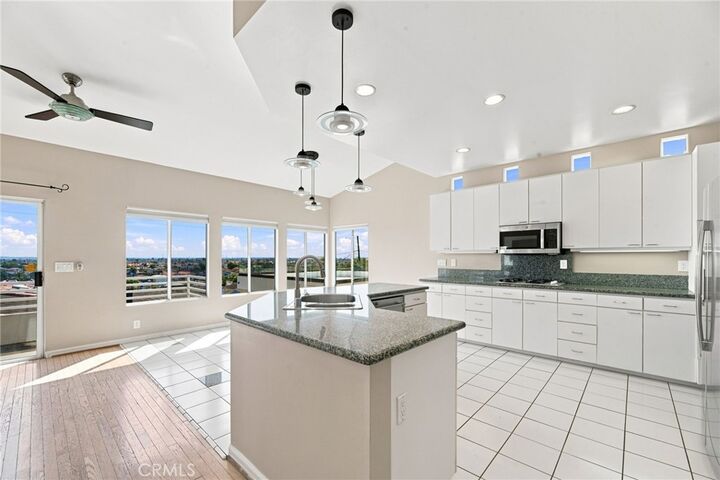 Property Photo:  1536 Silver  CA 90254 