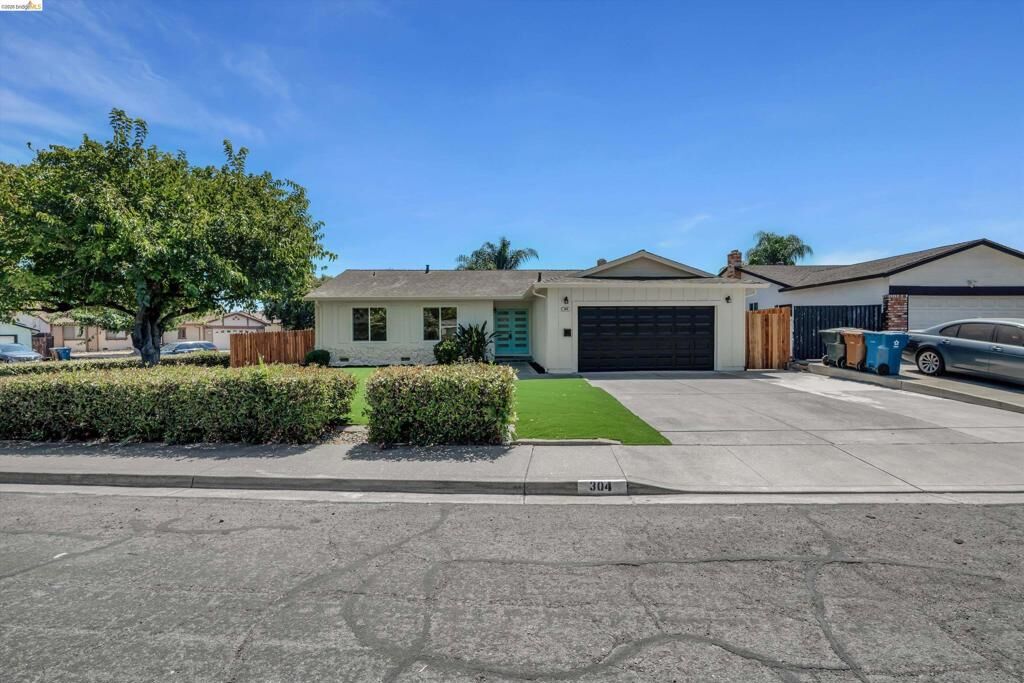 Property Photo:  304 Huntington Dr  CA 94509 