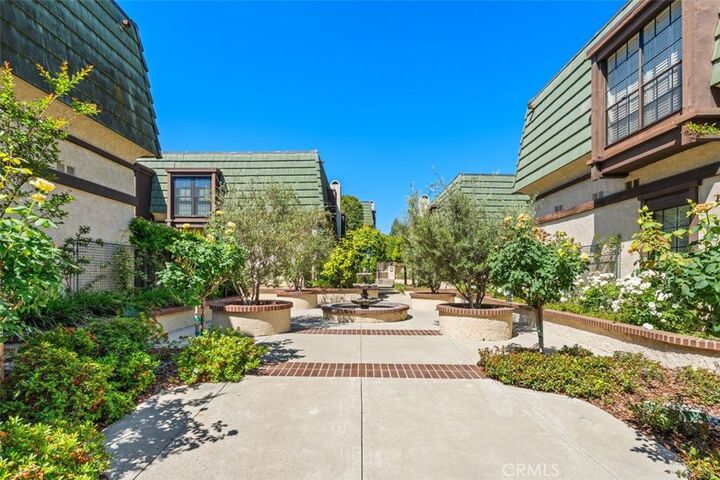 Property Photo:  885 S Orange Grove 2  CA 91105 