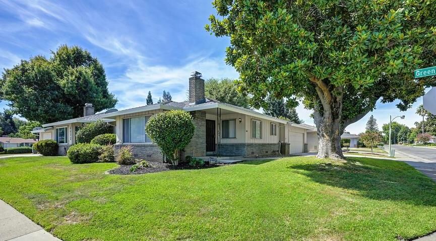 Property Photo: 109 Moonlit Circle CA 95831